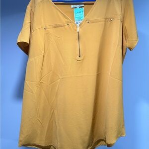 Women’s plus blouse